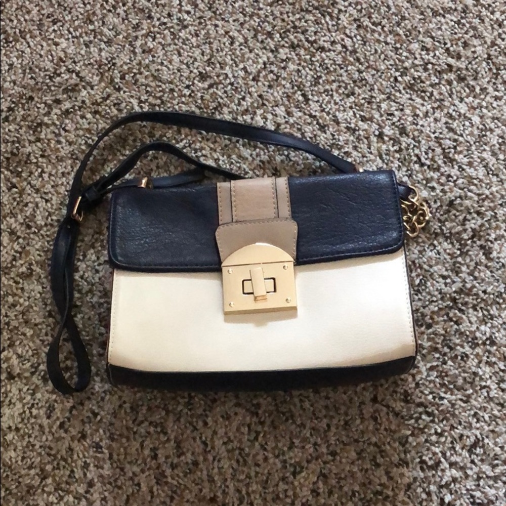 Apt 9 purse